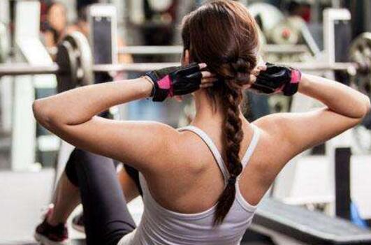 如何打造诱人的马甲线 毅力和综合条件相结合才能拥有