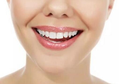 亮白的牙齿 才是健康状态