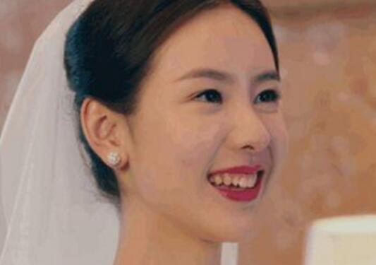 牙不够白的女人 脸再好看也不算美貌