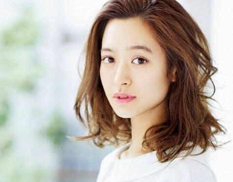 夏日高温伤害皮肤 就会泛红敏感如何进行晒后修复