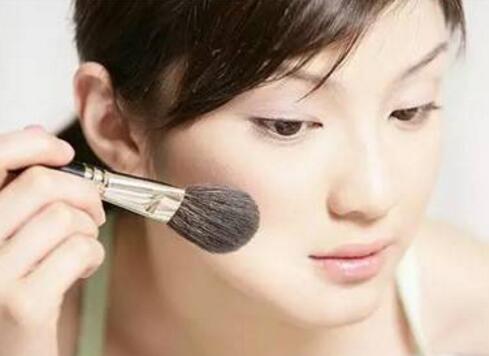怎样化妆更持妆 精致妆容长效最重要