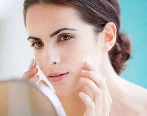 没办法避免熬夜 保养品要选择偏酸性的