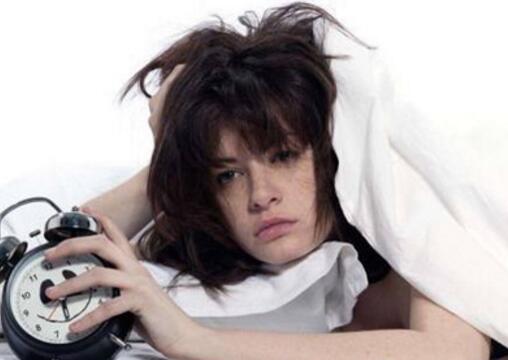 女性晚上失眠熬夜 白天补觉有效果吗