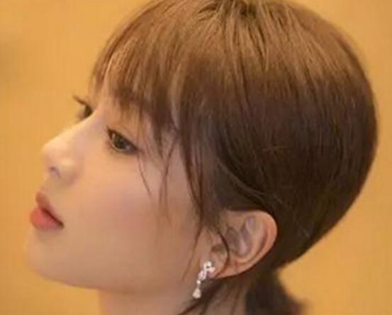 女生显老的四种发型 有一些发型缺少美丽的感觉