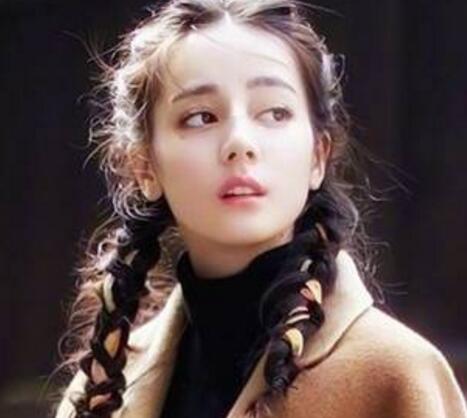 发量少的女生这样编发 让头发变得更有造型感