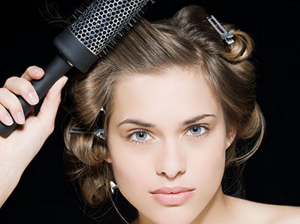 头发折腾太过头 对头发有一定程度的伤害