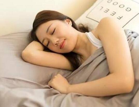 女生头发易出油要注意 可能是脱发的前兆