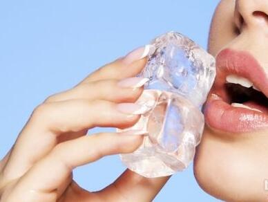 贪凉过度 容易让子宫受寒 损害子宫的健康