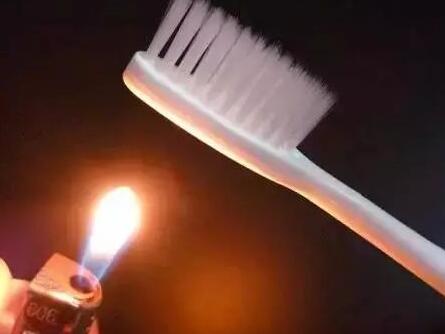 旧牙刷千万不要扔 小小的旧牙刷可是有大用处