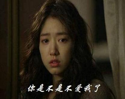 女生在逼疯男朋友这事上 总能轻易竟撩火男友