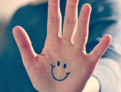 手心长斑小心是胃病 大家要注意了