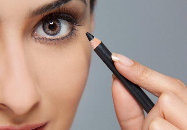 怎么画眼线好看 根据每个人的审美而定