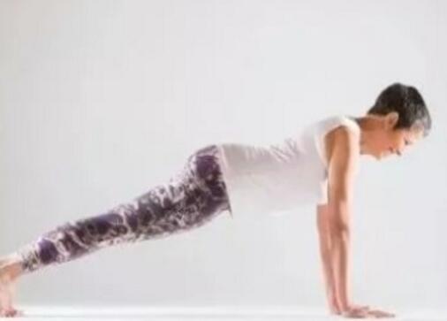 女性骨质疏松要早预防 瑜伽动作帮你忙