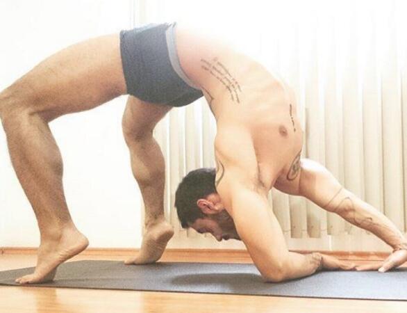 小腿青筋暴起怎么回事