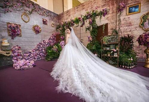 新娘选婚纱最注重版型 好的版型让你的身材看起来更好