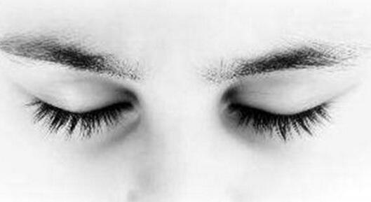 血管型黑眼圈如何判断 血管型黑眼圈怎么去除