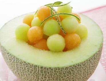 怎么挑哈密瓜呢 挑选哈密瓜的小技巧