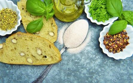 晚饭吃太晚小心发胖