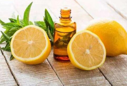 柠檬精油对皮肤有什么功效 有美容养颜的功效