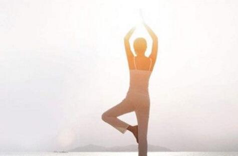 瑜伽是一项很温柔的运动 练瑜伽能穿内衣吗