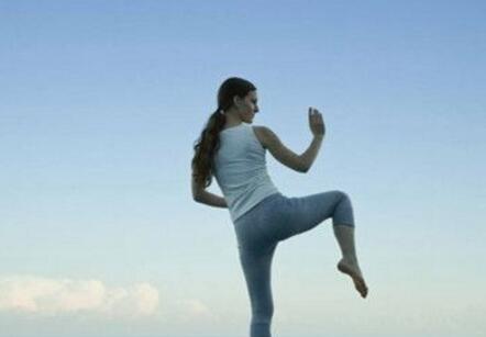 深蹲高抬腿是有氧运动吗 高抬腿可以瘦吗