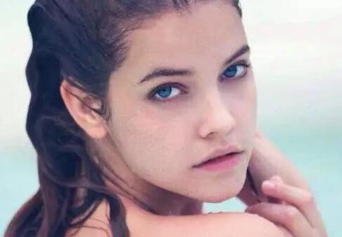 时尚耳环是魅力女生的选择 会有不一样的气质