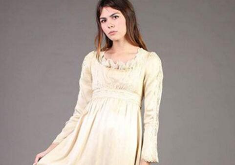 浪漫连衣裙的选择 草原裙子成为最新的宠儿