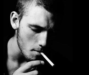 男人要健康必须远离恶习 慎用女性化妆品