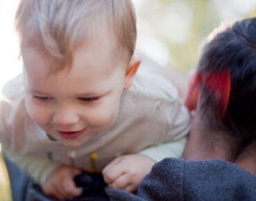上早教请别忽视宝宝的情感需要