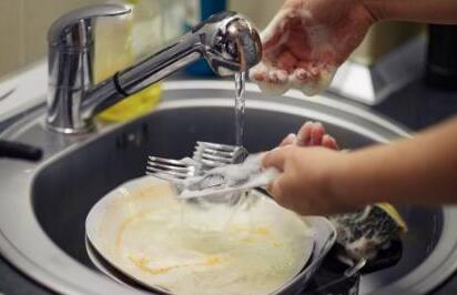 实用的小技巧 教大家清洁厨房变得很简单