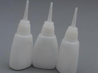 手被502胶水粘住了怎么办