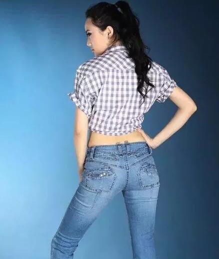 怎么洗牛仔裤才不会掉色