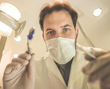 晚上到底可不可以拔牙 为什么晚上不能够拔牙