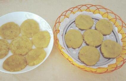 薯类蛋白质含量不高 试试蒸红薯饼