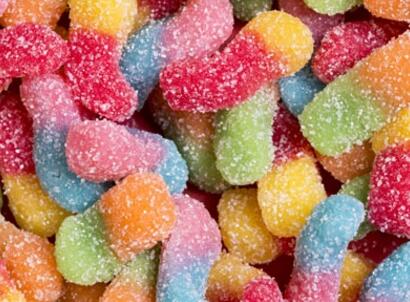 吃糖到底有什么危害呢 家长们又该如何控制孩子吃糖呢