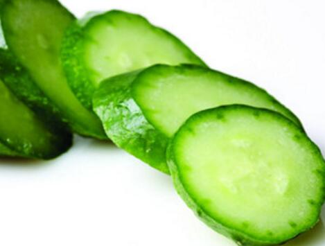 青春痘严重些会造成感染或者是毁容 你知道如何治疗吗