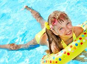 面临溺水如何巧妙自救 有什么方法