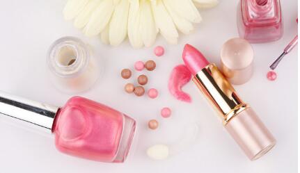 唇彩保质期多久 唇彩可以用多长时间