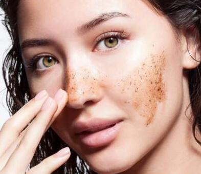 鼻子部位为什么容易干燥呢 如何来对鼻部的皮肤进行护理呢