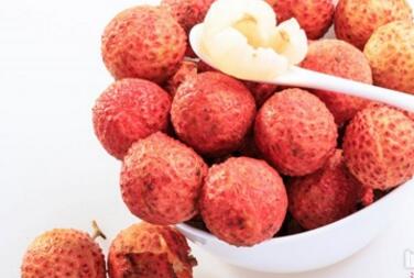 吃荔枝真的会有生命危险吗 怎么才能安全的吃荔枝