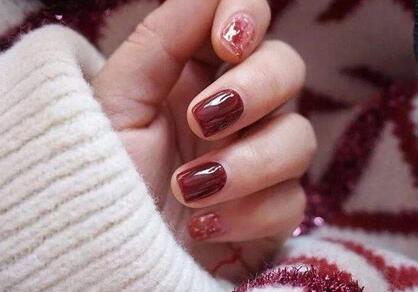 雨滴美甲是如何做成的 精致夹层水珠流动