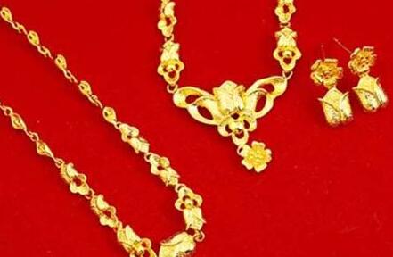 在结婚的时候佩戴什么样的首饰 有什么样的讲究呢