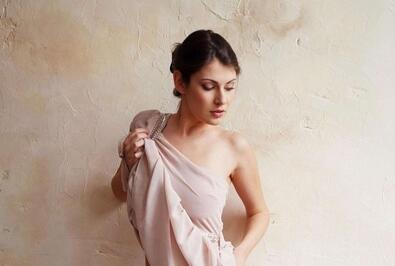 女生小便后不应该擦  答案 要擦