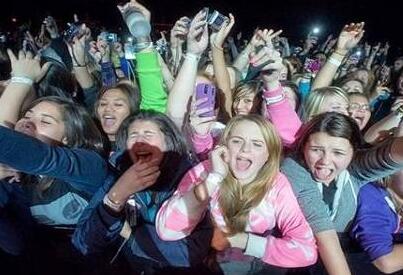 追星也是一种自我投射 女性的偶像崇拜