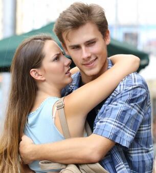 许多男生会去剪三七分的发型 怎样打理三七分头呢