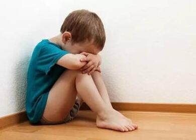 胆小的孩子如何改变 妈妈需要做到这三件事情