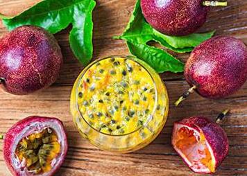 百香果果汁酸甜味道 这三种食用方法更养颜