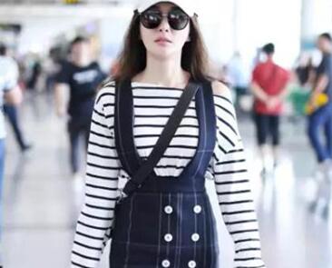 秦岚的格纹穿搭 美丽洒脱年轻感十足