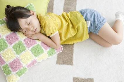 母亲睡前三句话 让孩子安静睡好觉