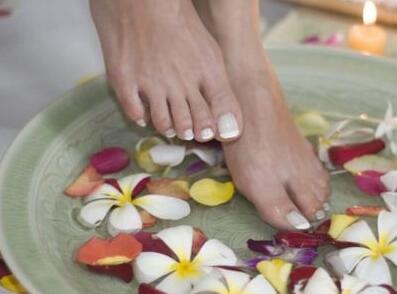 鞋小了磨脚怎么办呢 有什么办法改善